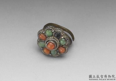 图片[2]-Silver ring with inlay of coral and turquoise, Qing dynasty, 18th c., Tibetan work-China Archive